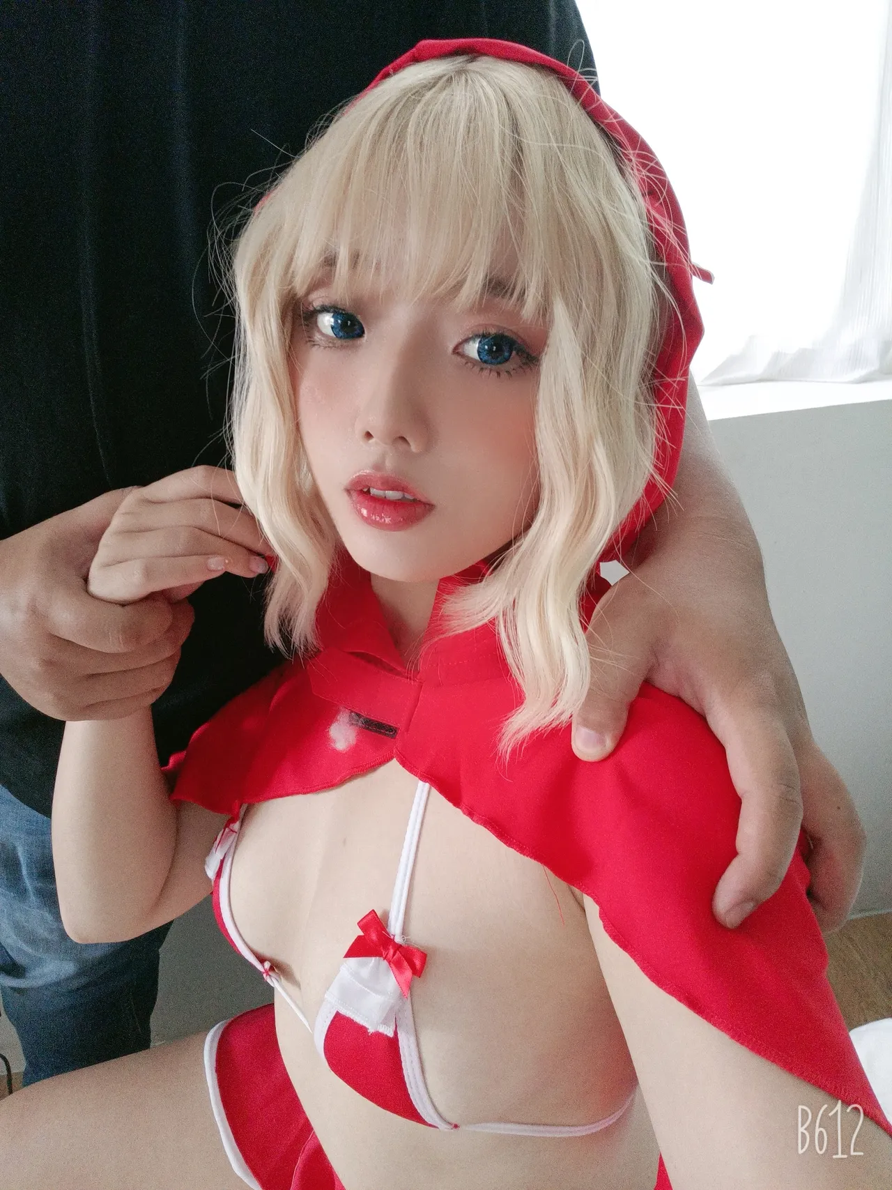 Messie Huang - Red Hood-erohere21.webp